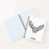 白黒のトライバル飛んでいるフクロウ ノートブック (内部)