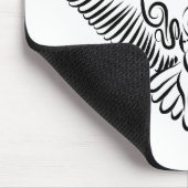 白黒のトライバル飛んでいるフクロウ マウスパッド (コーナー)