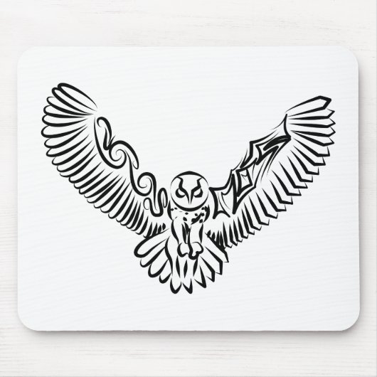 白黒のトライバル飛んでいるフクロウ マウスパッド (正面)