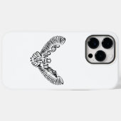 白黒のトライバル飛んでいるフクロウ Case-Mate iPhoneケース (裏面 (横))