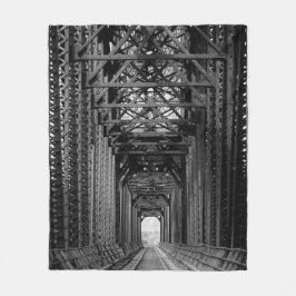 白黒のトレッスル橋 フリースブランケット