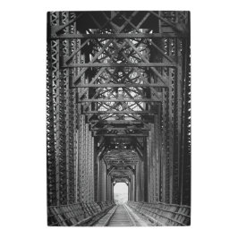 白黒のトレッスル橋 メタルプリント