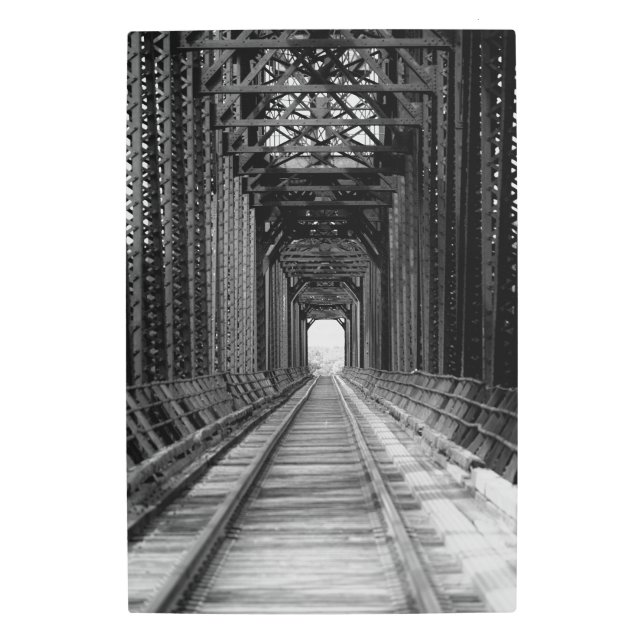 白黒のトレッスル橋 メタルプリント (正面)