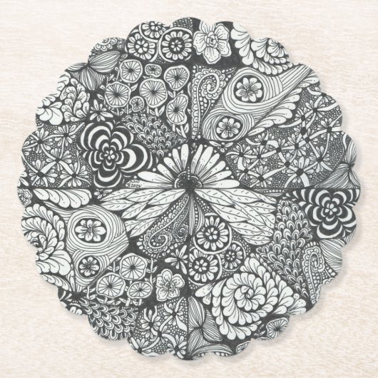 白黒のドードルアートコースター。 ペーパーコースター (正面)