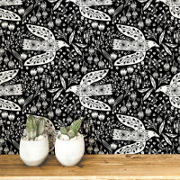 白黒のハトと花の鳥アート
