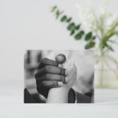 白黒のハンズトアザーはがき ポストカード (スタンド正面)