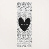 白黒のハート付きスポットパーソナライズされた ヨガマット (裏面)