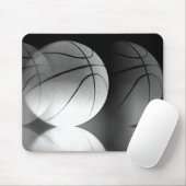 白黒のバスケッ転がトボール マウスパッド (マウス)