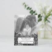 白黒のバラの写真デートを保存 招待状 (スタンド正面)