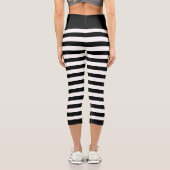 白黒のパターンストライプのカスタム カプリレギンス (裏面)
