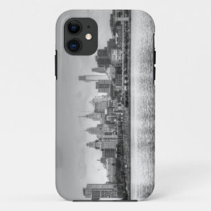 白黒のフィラデルヒィアのスカイライン iPhone 11 ケース