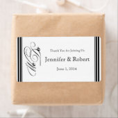 白黒のモダンウォーターボトルLをフレームする ラベル (インサイチュ)