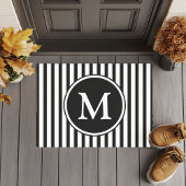 白黒のモノグラムストライプ ドアマット