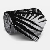 白黒のヤシの木の葉状体の葉の熱帯タイ ネクタイ (ロール)