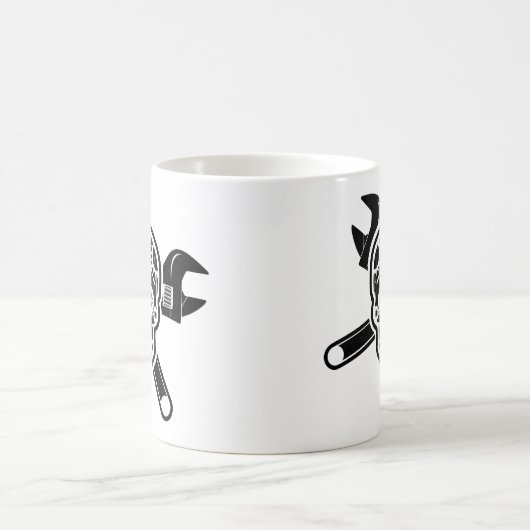 白黒のヴィンテージの整備士のスカルの十字のレンチ コーヒーマグカップ (中央)