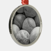 白黒のヴィンテージの野球 メタルオーナメント (右)