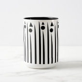 白黒の三角形の三角形パターストライプン ツートーンマグカップ (中央)