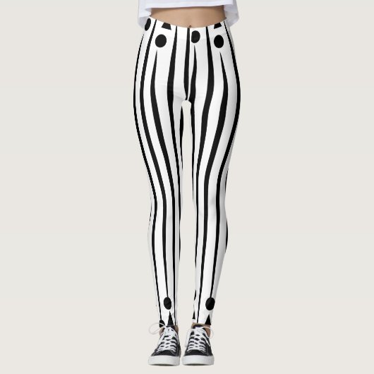 白黒の三角形の三角形パターストライプン レギンス (正面)