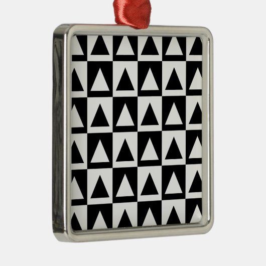 白黒の三角形の幾何形状パターン メタルオーナメント (右)