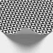 白黒の三角形パターン ラッピングペーパー (角)