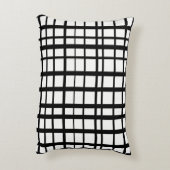 白黒の不均等な格子図形のコントラスト アクセントクッション (裏面(縦))
