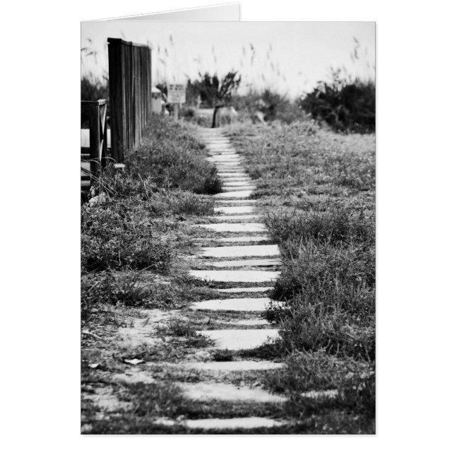 白黒の丘の上のロックパス (正面)