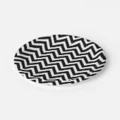 白黒の中サイズの山形のストライプ ペーパープレート (アングル)