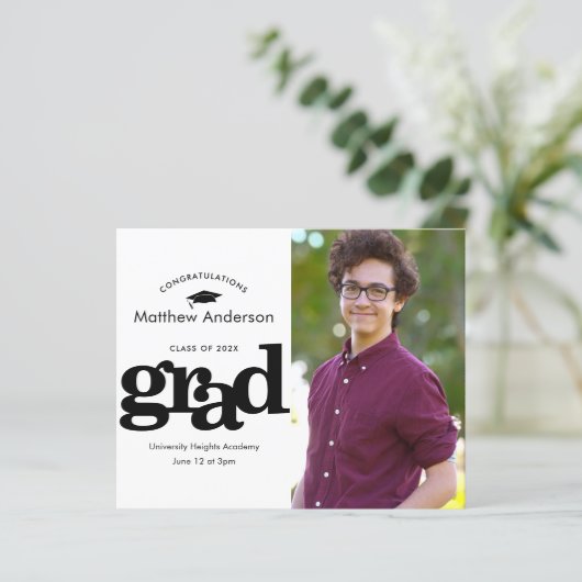 白黒の予算内の写真の卒業式への招待 (スタンド正面)