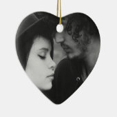 白黒の個人用ハート モノグラムの セラミックオーナメント (右)