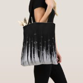 白黒の催眠性の丸い線ストリークアート トートバッグ (クローズアップ)