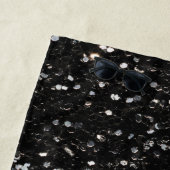 白黒の光沢のあるグリッターの輝き ビーチタオル (インサイチュ)