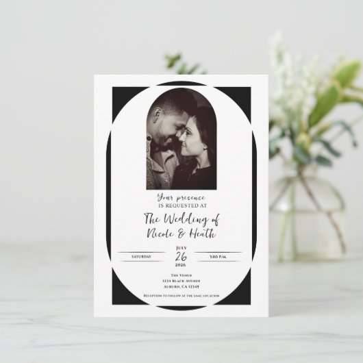 白黒の写真モダンミニマルの結婚数 招待状 (スタンド正面)