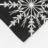 白黒の冬の雪の結晶 フリースブランケット (角)