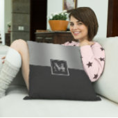 白黒の分割スクリーンの幾何学的デザイン クッション