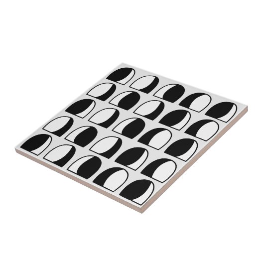 白黒の半円の幾何学的パターン タイル (側面)