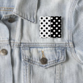 白黒の半色分割の逆水玉模様 缶バッジ (インサイチュ)