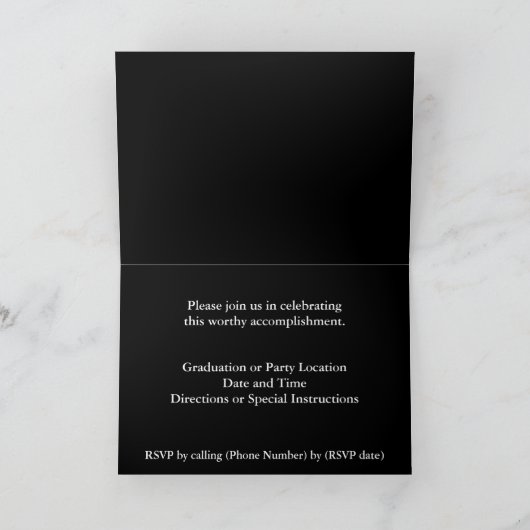 白黒の卒業表示またはパーティー発表 招待状 (内部)