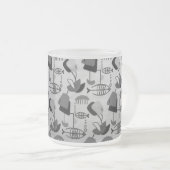 白黒の原子模様の曇りガラスのマグカップ フロストグラスマグカップ (正面右)