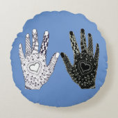 白黒の友情の手 ラウンドクッション (正面)