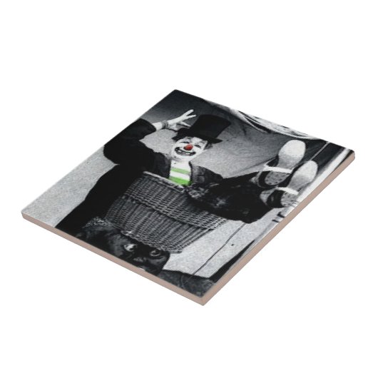 白黒の古いピエロの写真おっちょこちょいの タイル (側面)