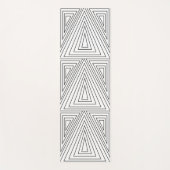 白黒の同心三角形パターン ヨガマット (正面)