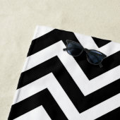 白黒の大きい山形のストライプ ビーチタオル (インサイチュ)