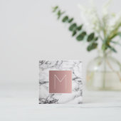 白黒の大理石のモノグラムバラ金ゴールド スクエア名刺 (スタンド正面)