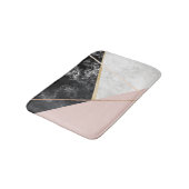 白黒の大理石の幾何学的な赤面のピンクのバラの金ゴールド バスマット (アングル)