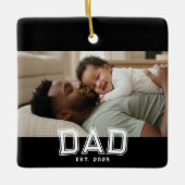 白黒の太字フォト Dad Established セラミックオーナメント (正面)