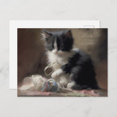 白黒の子猫におもしろいが絡まっている ポストカード (正面/裏面)