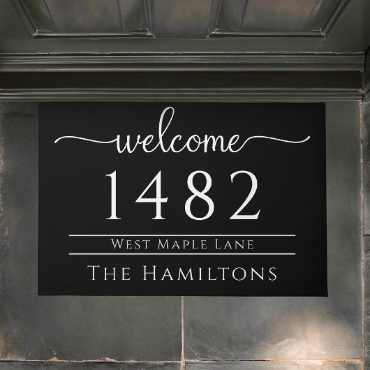 白黒の家族の名前のアドパーソナライズされたレス ドアマット