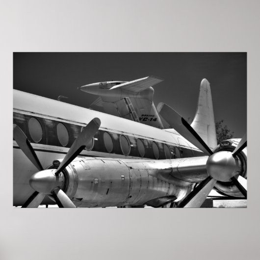 白黒の小道具とテール ポスター (正面)