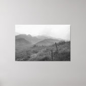 白黒の山のキャンバス。 キャンバスプリント (正面)