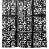 白黒の幾何学的なタイルパターン シャワーカーテン (正面)